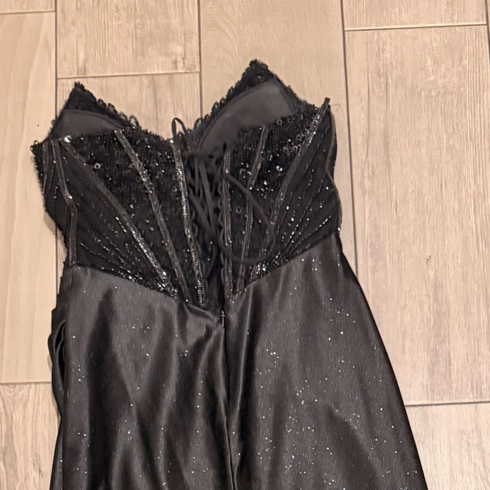 ✨Ladivine Elegant Black Strapless Prom Dress✨Formal Dress‼️WORN ONCE‼️ - Picture 5 of 7